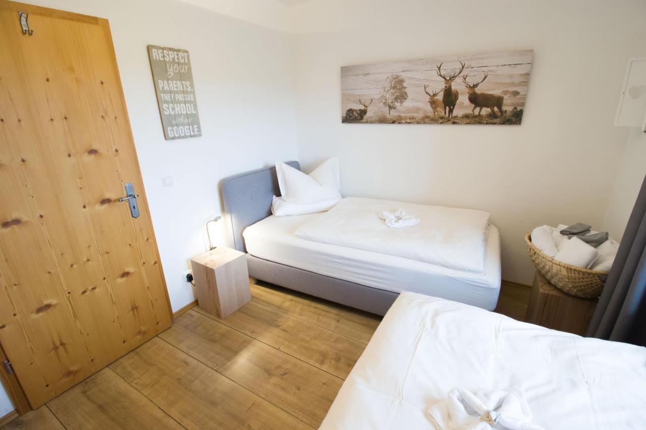 Ferienwohnung Lorenz Heufeld ภายนอก รูปภาพ