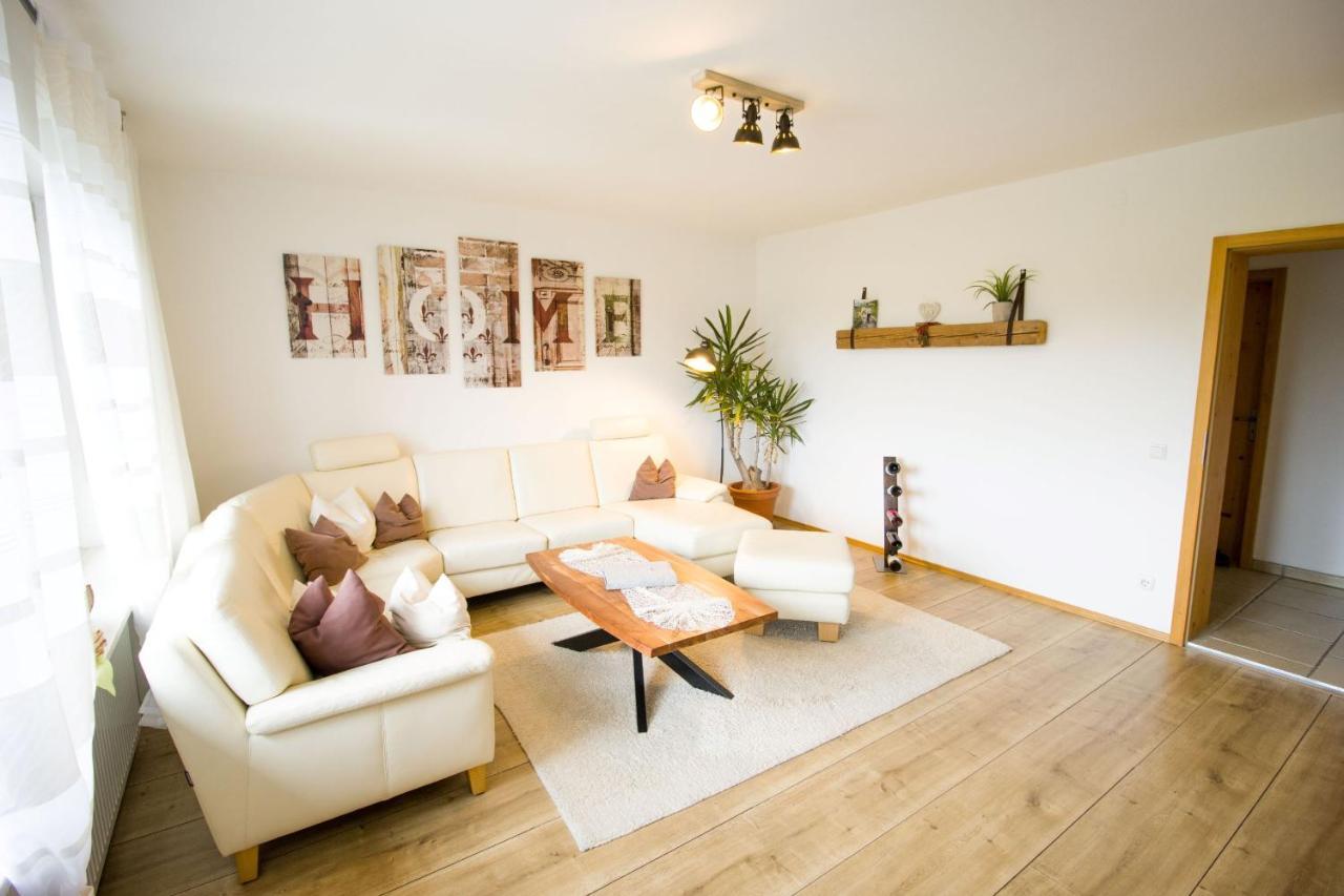 Ferienwohnung Lorenz Heufeld ภายนอก รูปภาพ